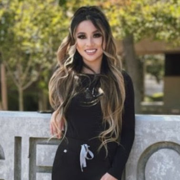 Meet your Posher, Cindy - Picture 1 of 1